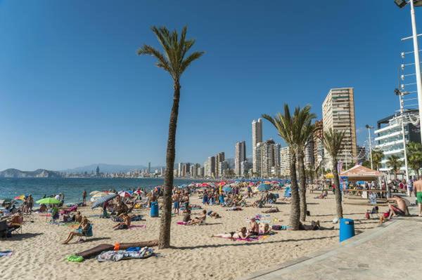 Junto Playa Levante Con Terraza Chill-Out-2 Wcs-A Estrenar Gemelos 23 Benidorm Eksteriør bilde